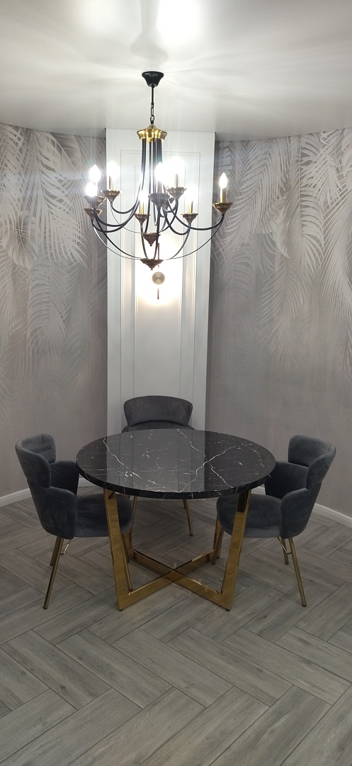 Стол обеденный