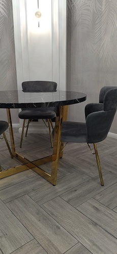 Стол обеденный