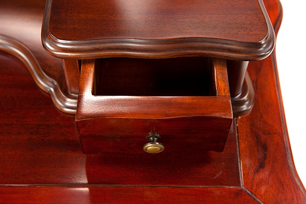 Туалетный столик