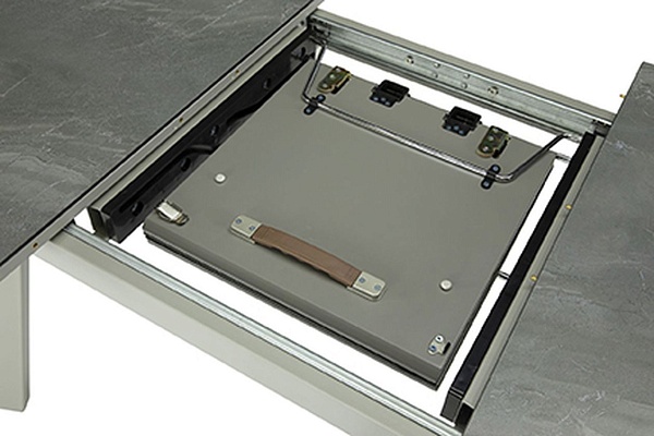 Стол обеденный